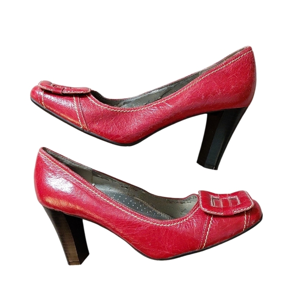 Vintage Contessa Red Leather Pumps Slip-on Buckled Heels size 8 - Picture 13 of 13
